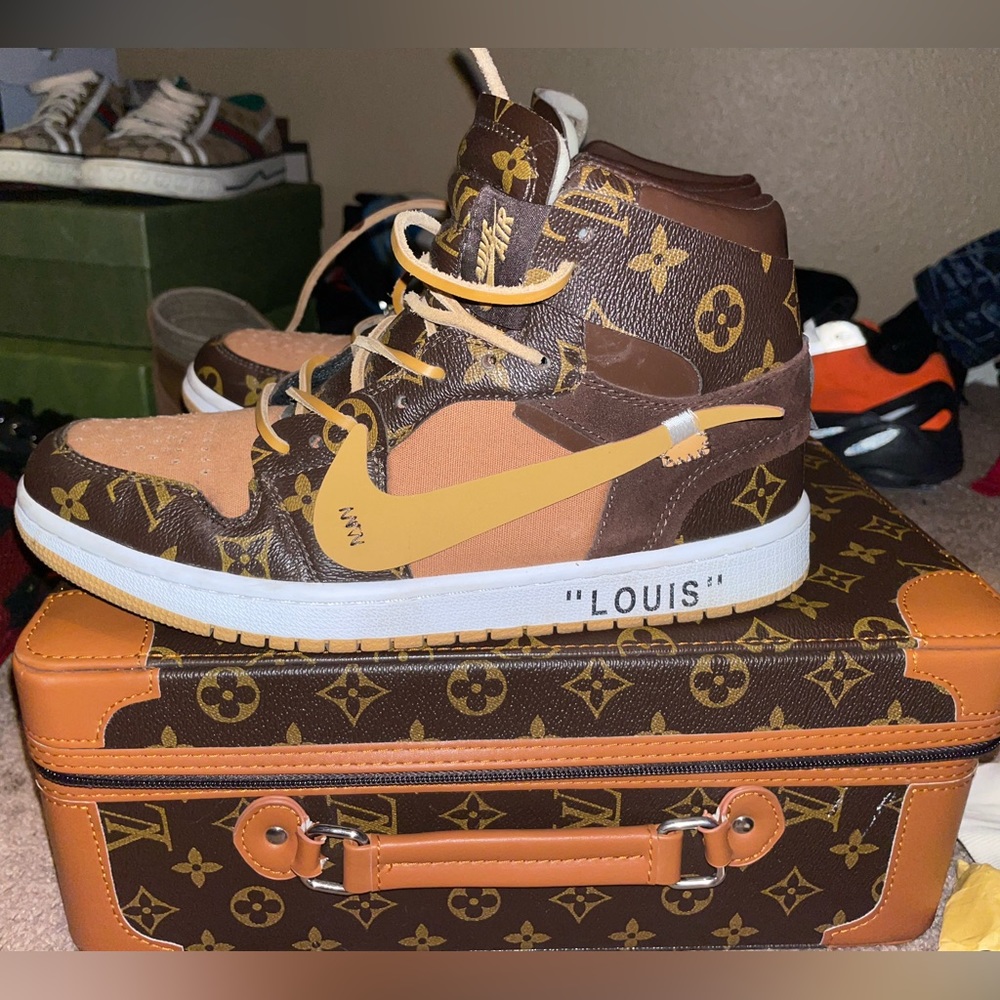 Louis Vuitton X Nike men’s size 9 worn a few times